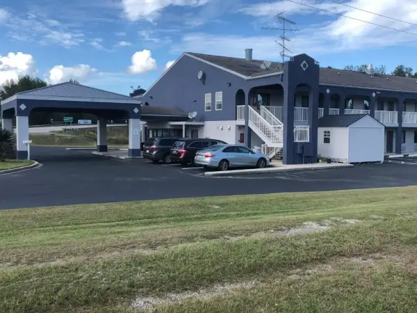Budget Inn Timmonsville 10